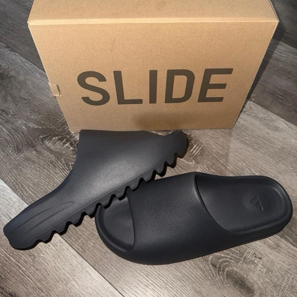 Yeezy Black Slide Sandals NWT